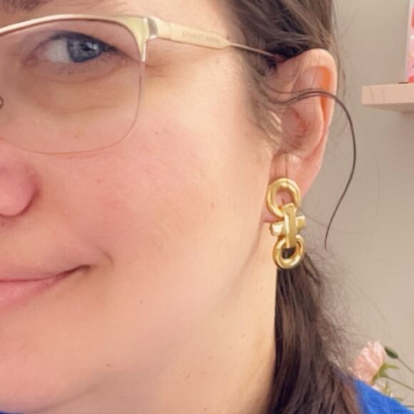 Vintage Givenchy Gold X and O Clip Earrings - Picture 3 of 8